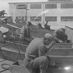 Maestranze durante la costruzione dello scafo della turbonave passeggeri "Oceanic". 1962