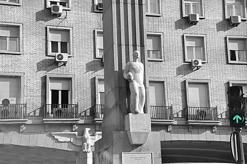 "Monumento plus a los heroicos aviadores del Plus-Ultra" by pegatina1 on Flickr (CC BY-NC-ND 2.0)